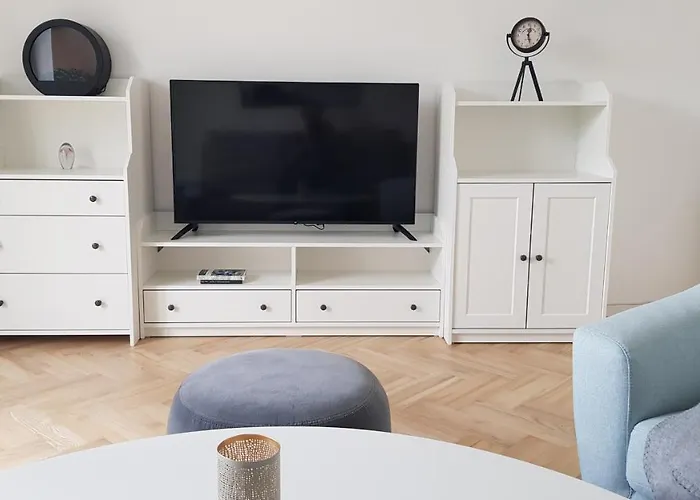 Blick Ueber Mit Gartenpavillon Кремс на Дунае