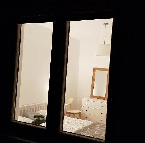 Blick Ueber Mit Gartenpavillon *