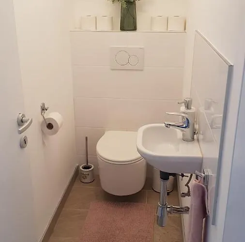 Апартаменты Blick Ueber Mit Gartenpavillon