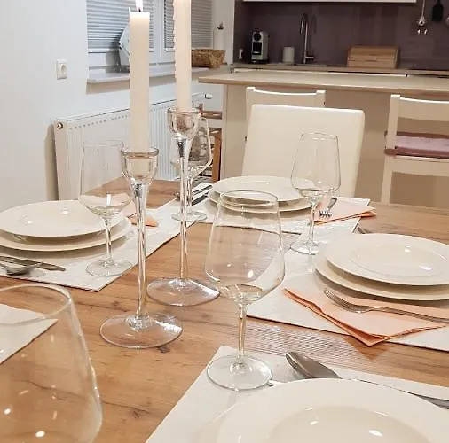 Апартаменты Blick Ueber Mit Gartenpavillon *