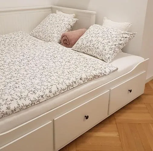 Апартаменты Blick Ueber Mit Gartenpavillon Кремс на Дунае