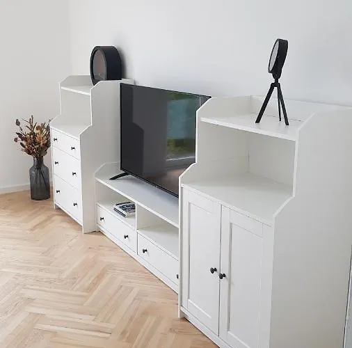 Blick Ueber Mit Gartenpavillon