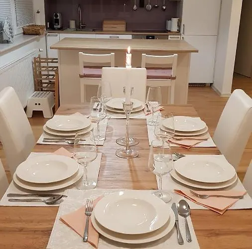 Апартаменты Blick Ueber Mit Gartenpavillon